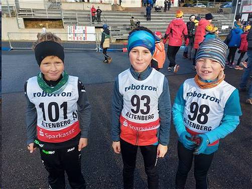 Unsere jüngsten Starter in der S 8/9 v.l: Felix Kumpf, Petr Hoden und Johann Thomae